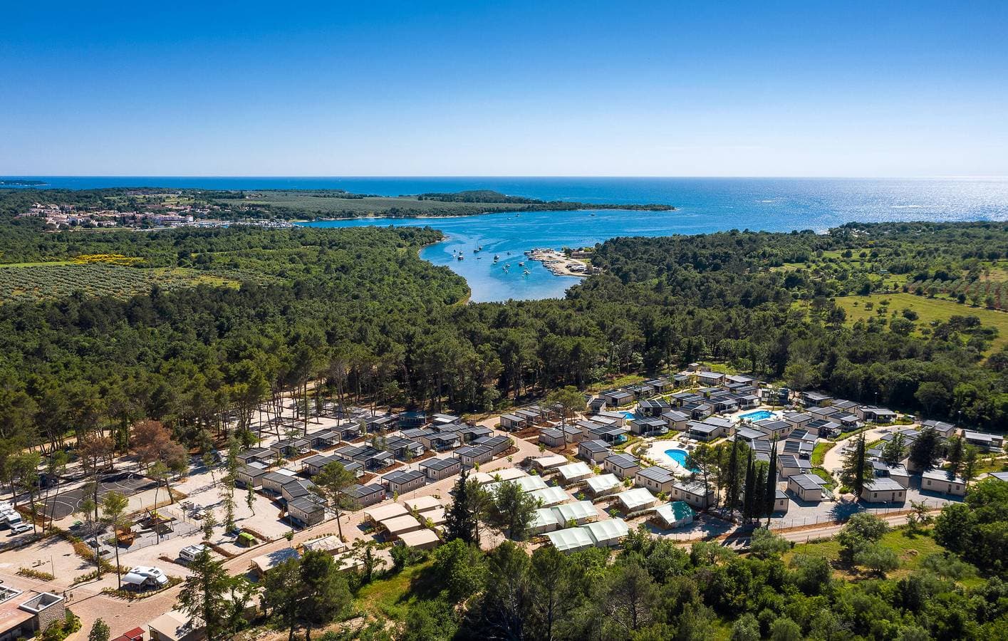 Foto 4 von 36: Reizendes Mobilheim mit Pool, Terrasse und WLAN, 2,5 km vom Strand entfernt