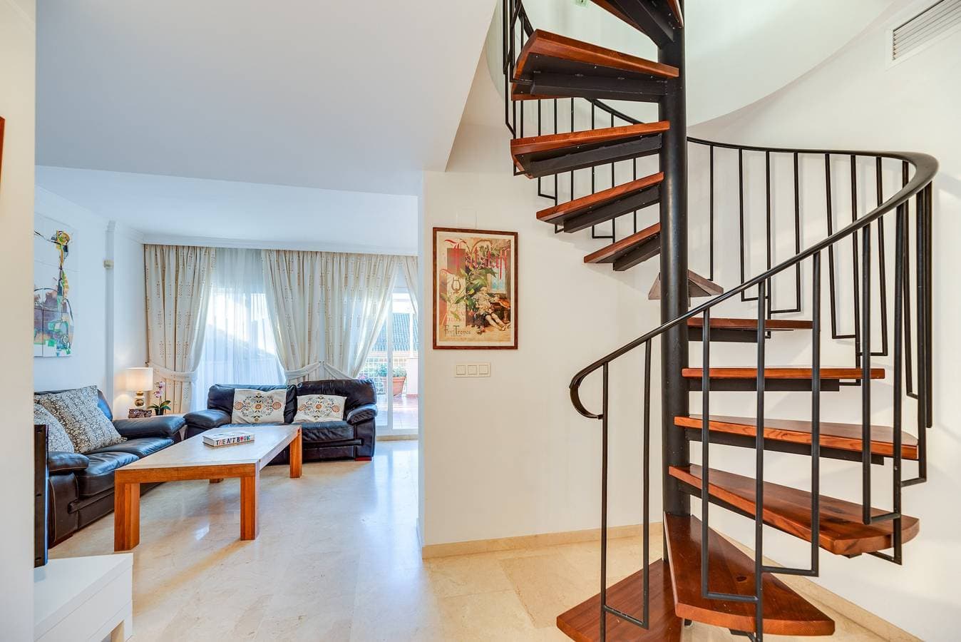 Foto 9 von 24: Ferienwohnung 'Penthouse in Elviria' mit Gemeinschaftspool, WLAN und Klimaanlage