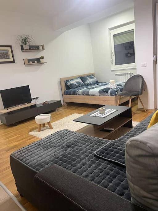 Foto 12 von 12: Cozy Apartment in Skopje