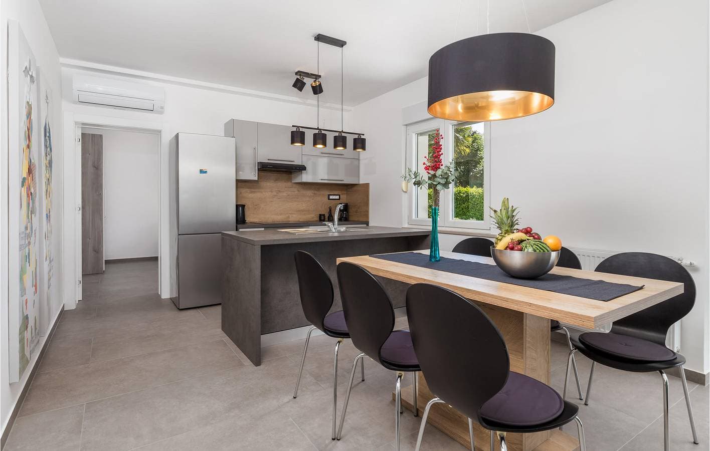 Foto 6 von 41: Charmante 76 m² große Wohnung mit Pool, Terrasse und einem Hundestrand in der Nähe