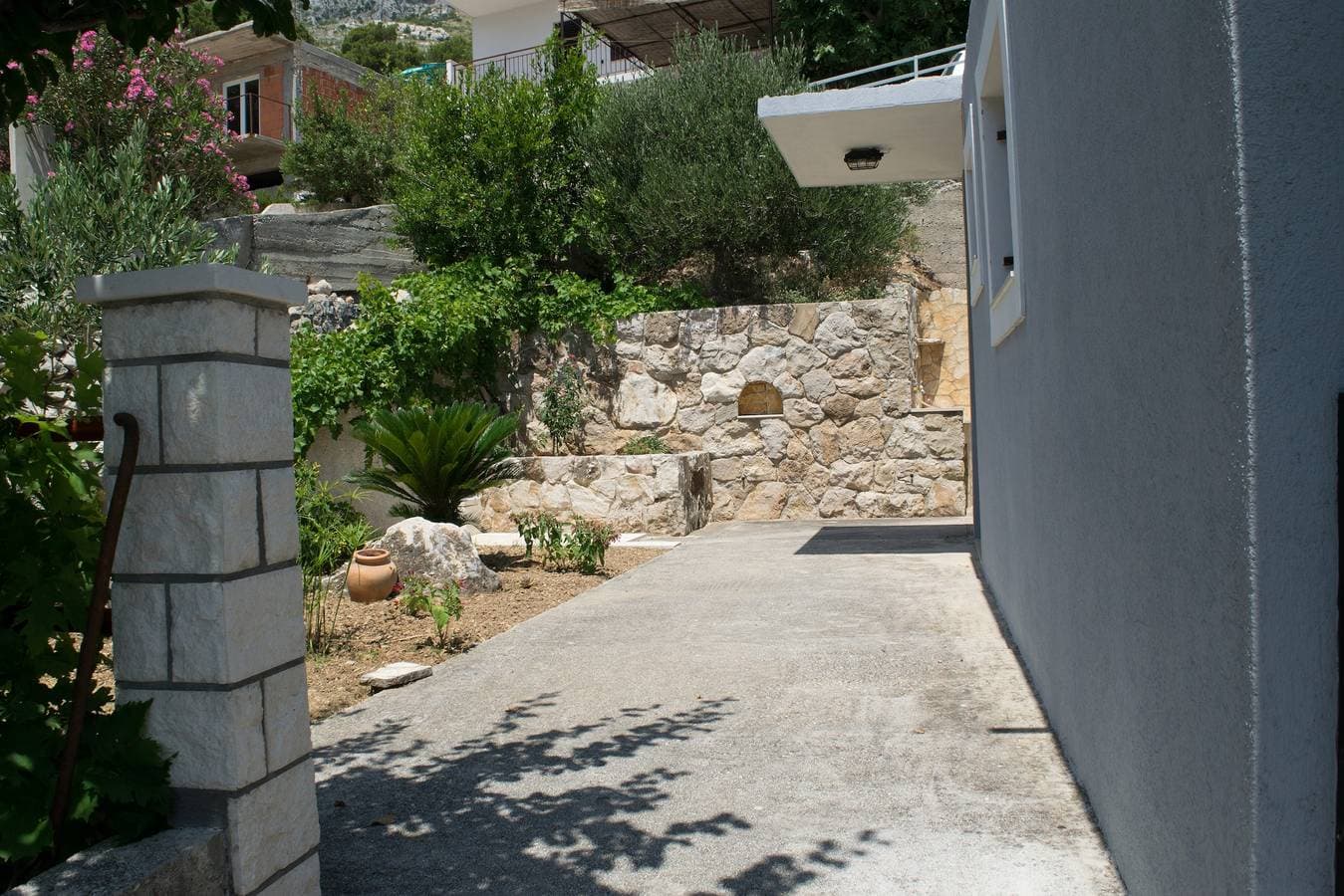 Foto 6 von 18: Studio Appartement mit Terrasse und Meerblick Lokva Rogoznica, Omis As-6005-a