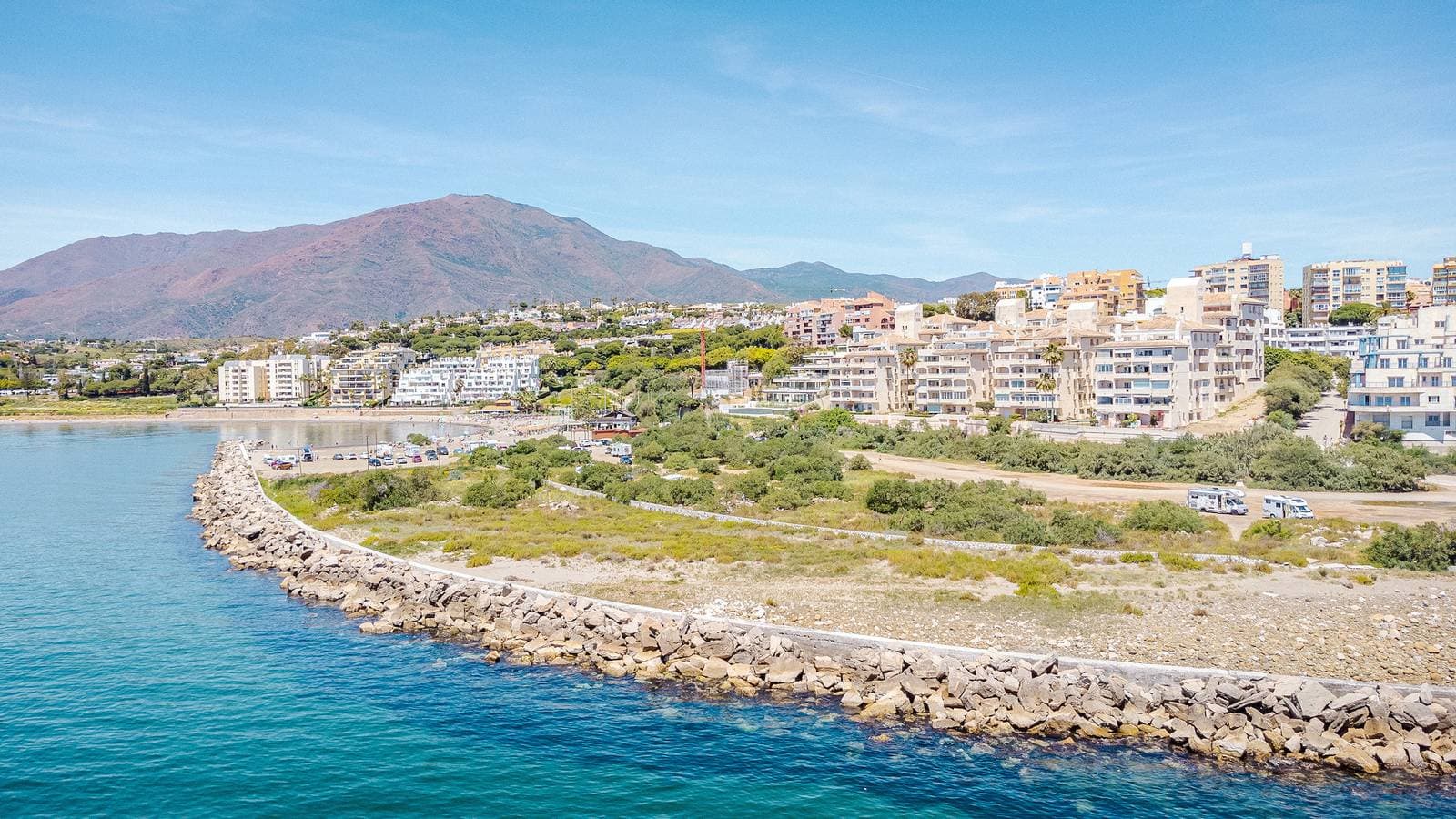 Foto 13 von 27: 39. Front row panoramic sea view Estepona