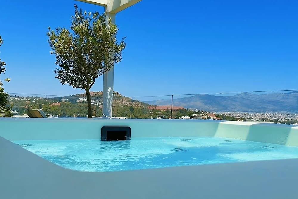 One 360 Skyline Athens - Penthouse Apartment with private Skyview Jacuzzi 1
