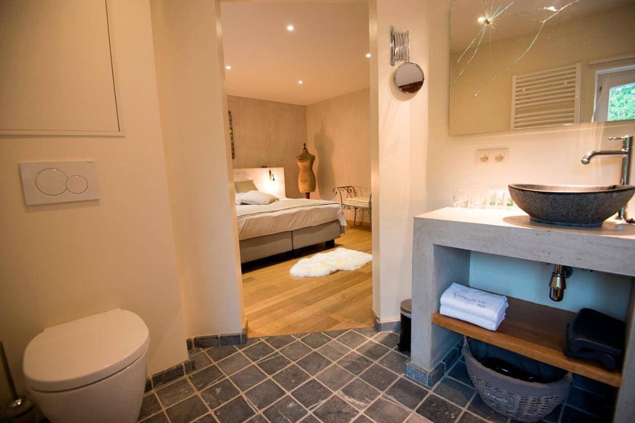 Foto 7 von 10: King Room with Bath Tub