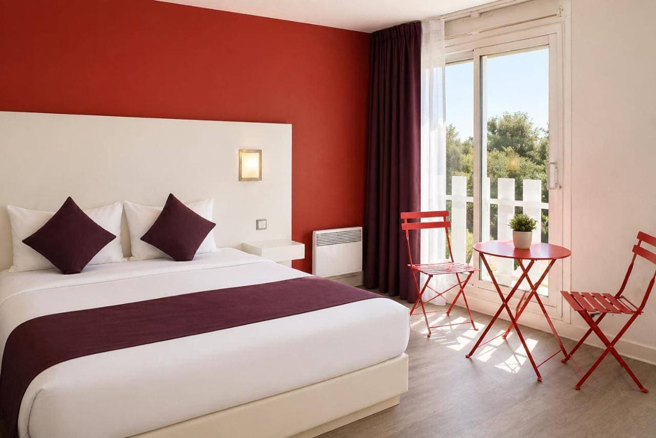 Logis Latitude Ouest Hôtel Restaurant & Spa 1