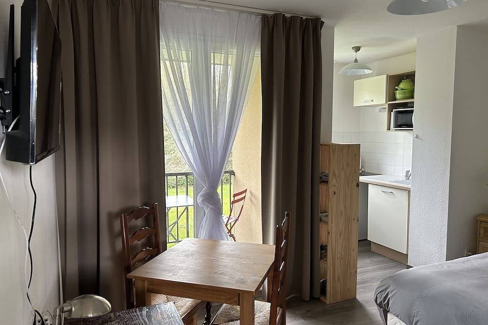 Foto 3 von 14: Normandy apartment with pool and garden