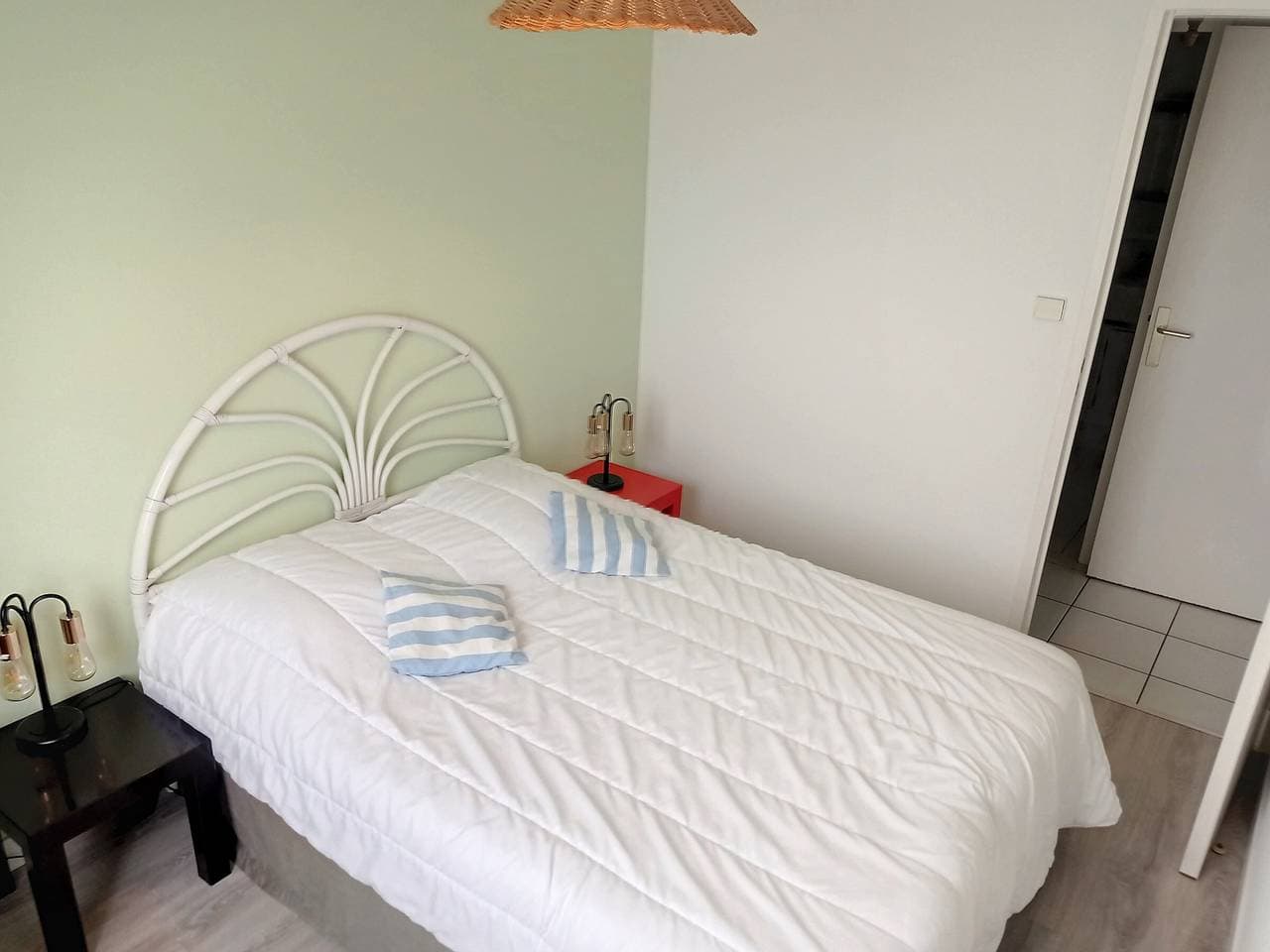 Foto 10 von 21: Wohnung mit Balkon, nahe Stränden und Geschäften