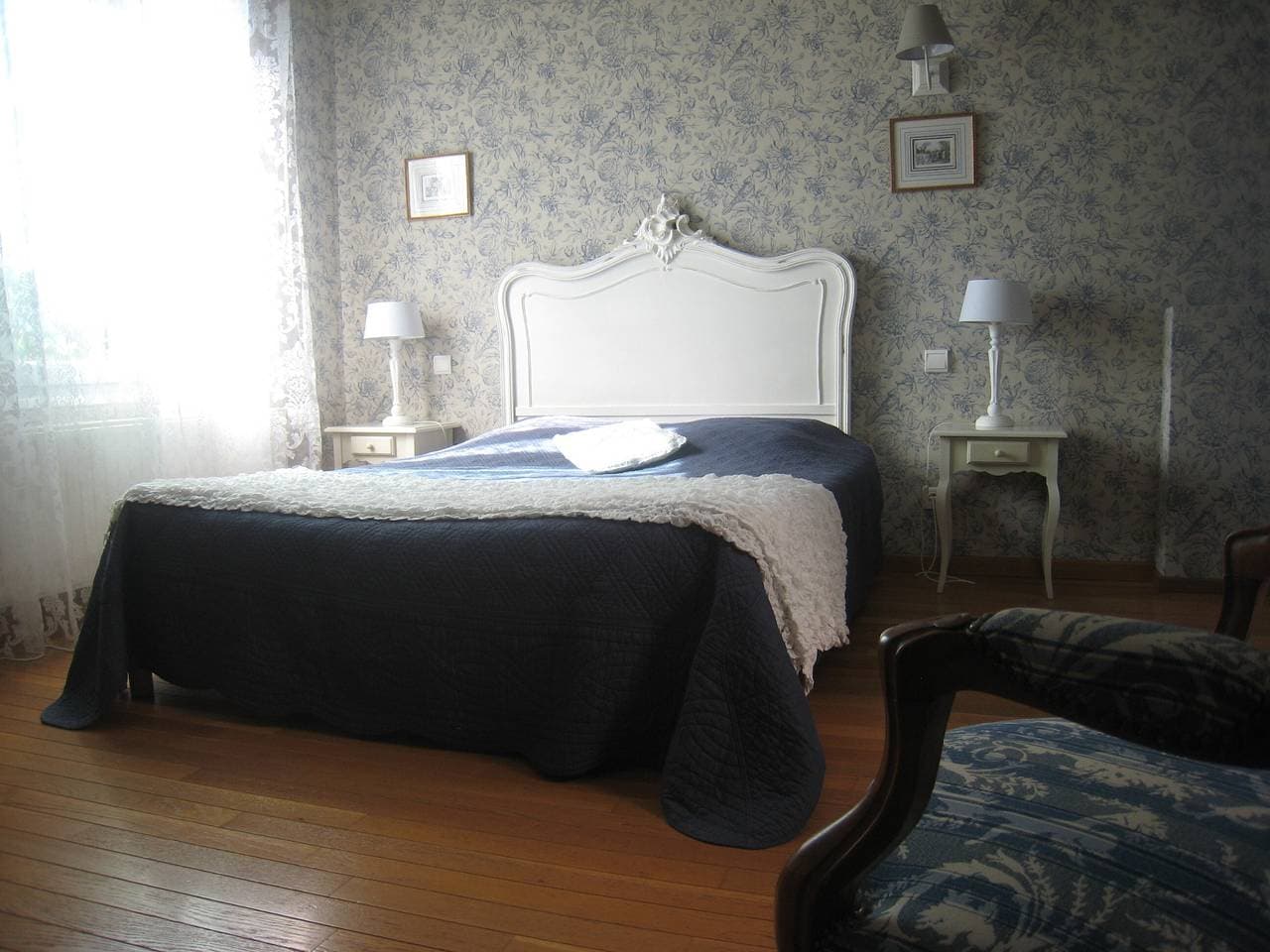 Foto 2 von 25: Gästezimmer „Les Charmilles – Chambre Bleue“