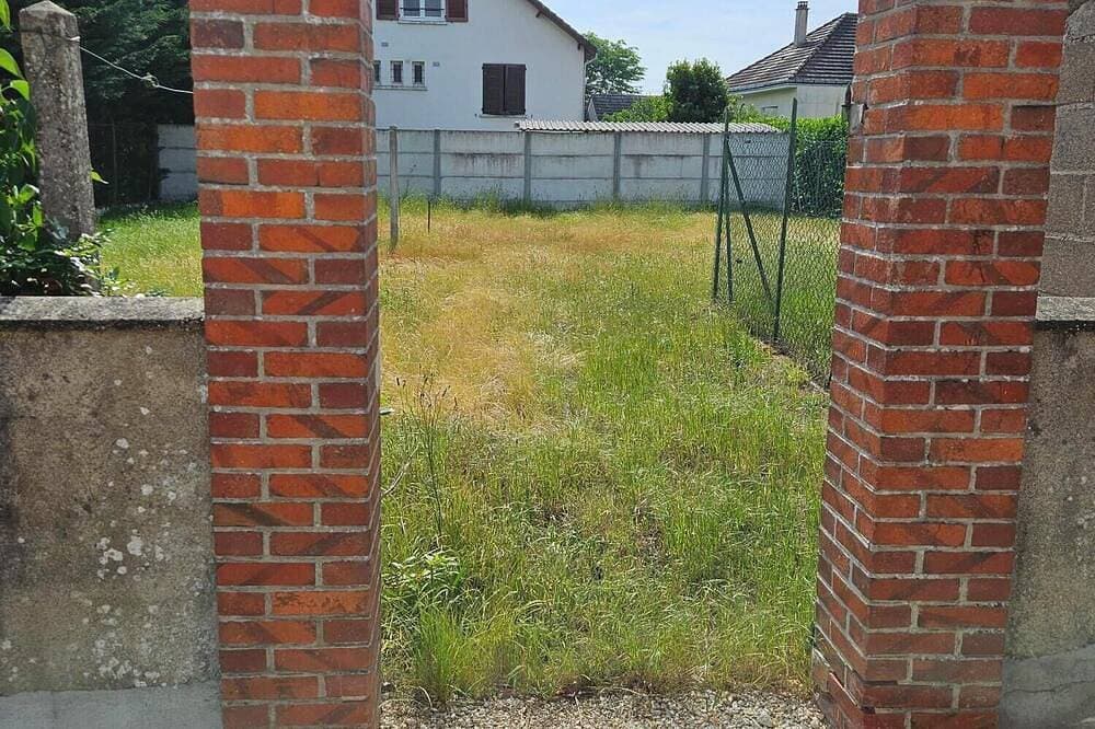 Foto 11 von 17: Town house with courtyard and garden close to shops.