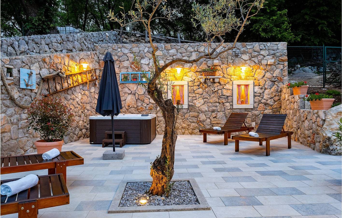 Foto 6 von 37: Gemütliche Ferienwohnung mit Pool, Terrasse und WLAN – nur 300 m von der Küste entfernt!