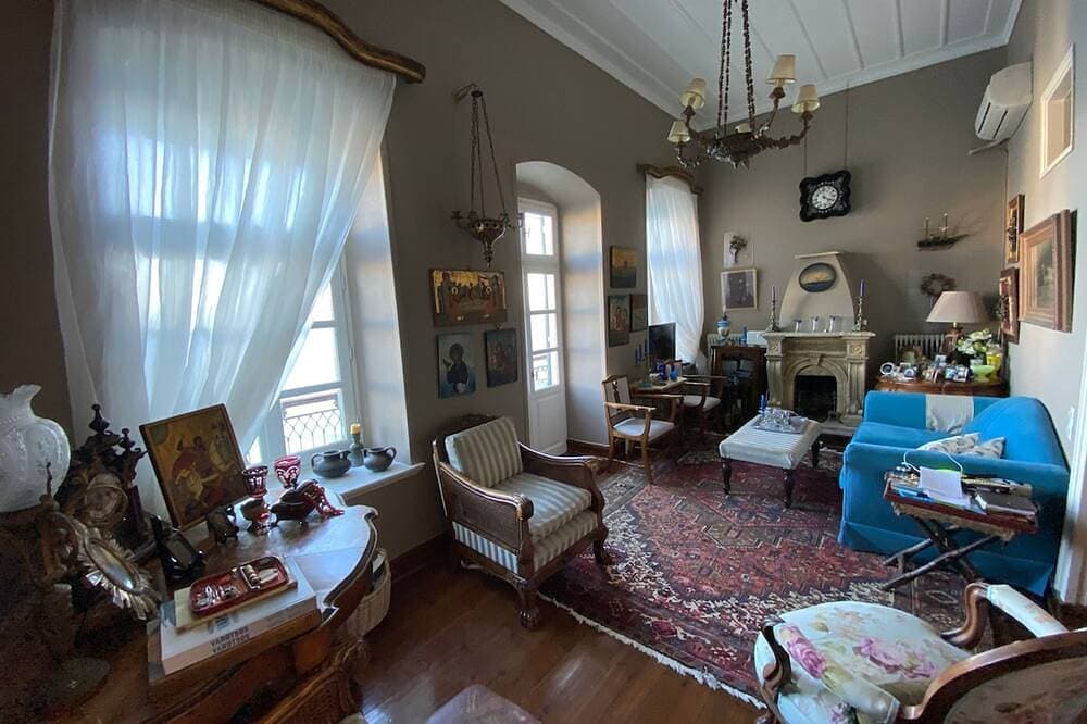 Foto 8 von 30: Seaside neoclassical property in Vaporia Ermoupoli