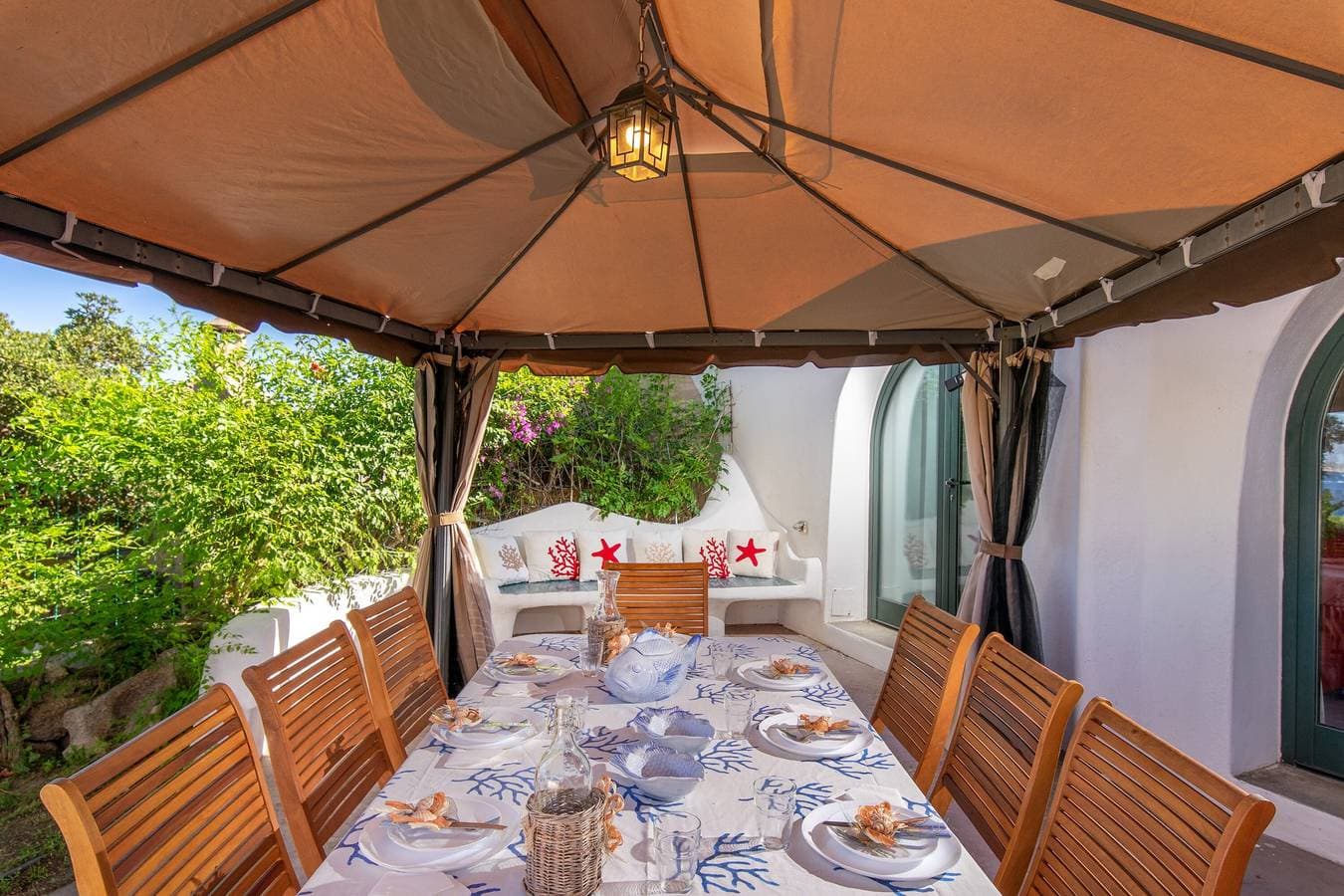 Foto 4 von 54: Villa in Strandnähe mit Meerblick, WLAN, A/C, Terrasse und Garten