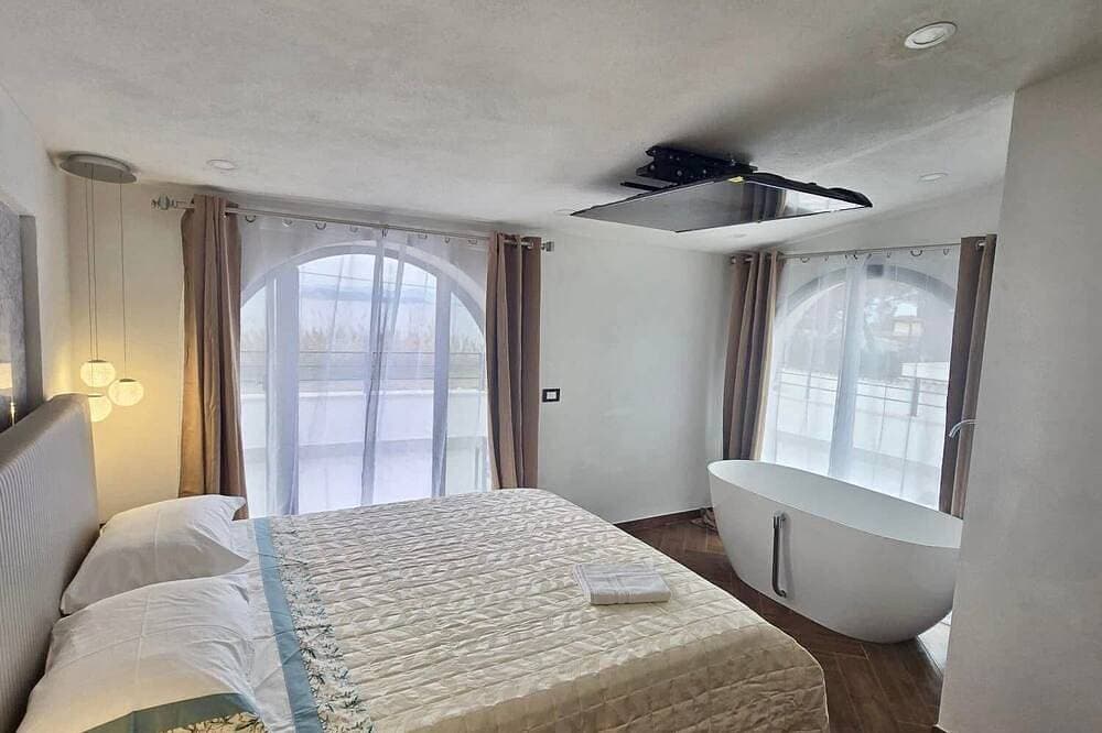 Foto 5 von 19: Presidential Suite in Seafront Luxury Villa