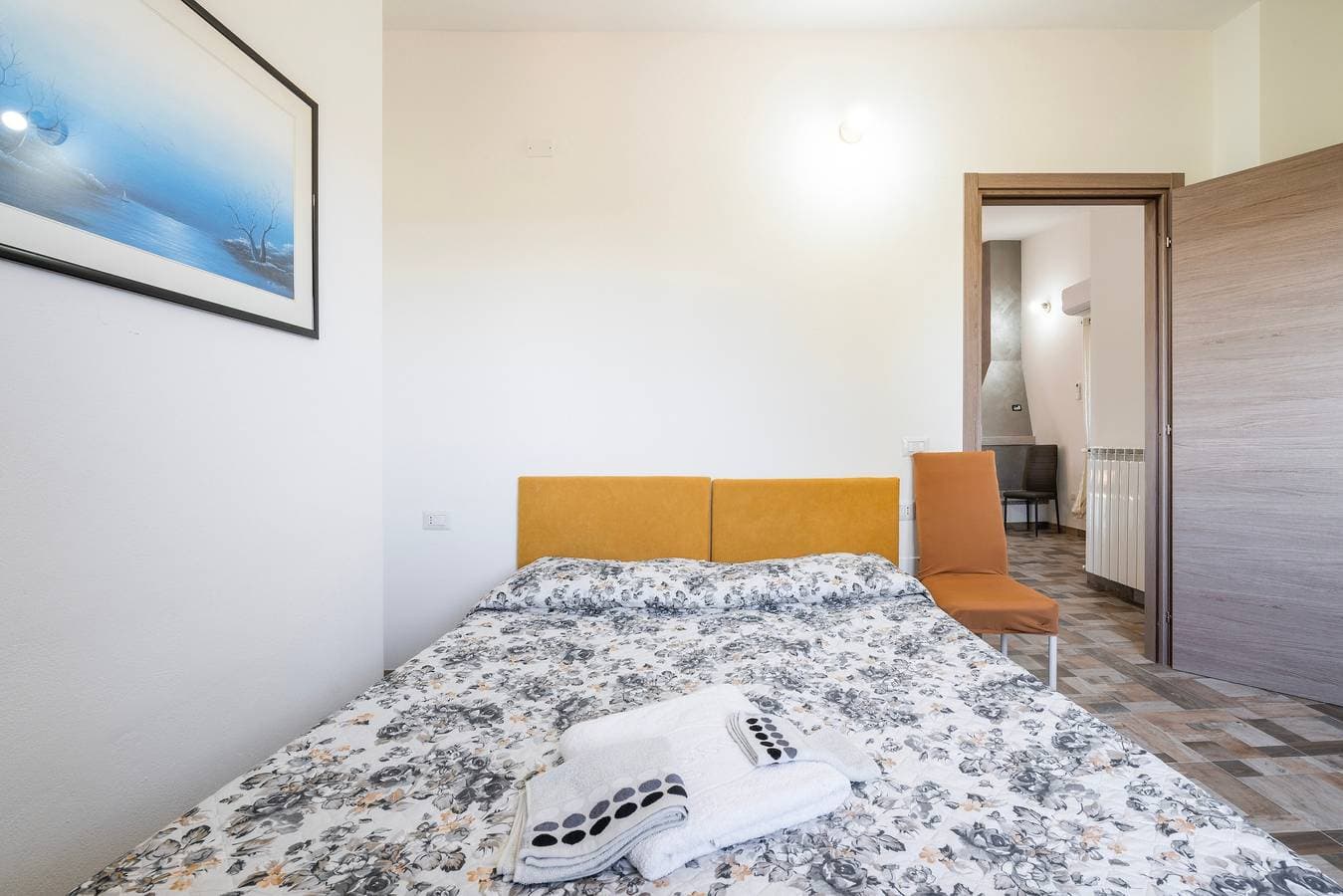 Foto 6 von 30: Zimmer 'Camera - Pisicinirgas' mit Bergblick, WLAN und Klimaanlage