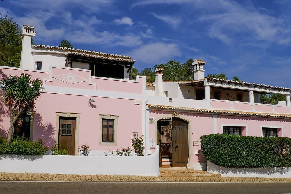 Villa & Cottage - 2 Doppelbetten, 4 Einzelbetten, 2 Küchen, 4 Duschen, 2 Aufenthaltsräume 1