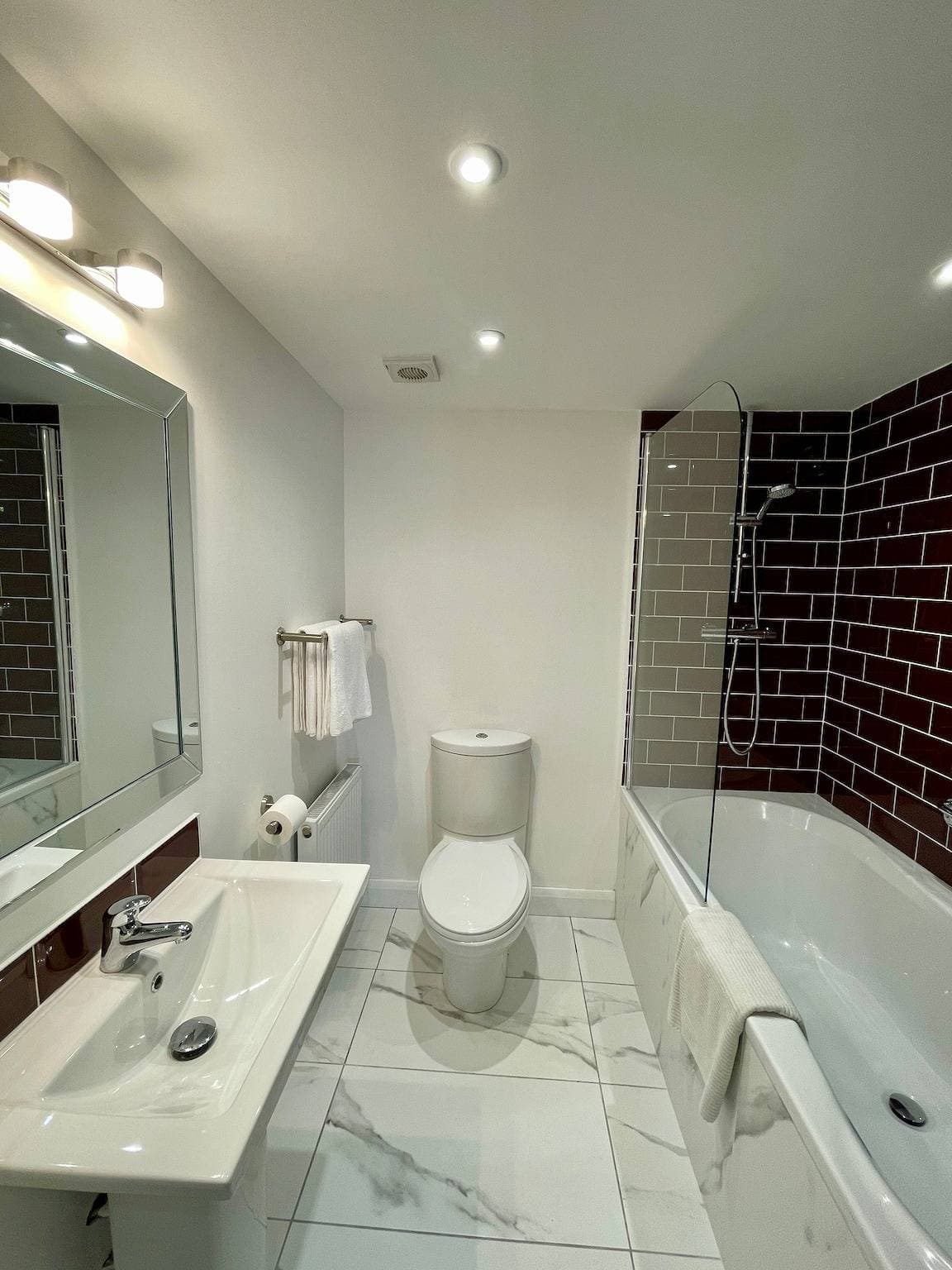 Foto 4 von 10: Studio Apartment in Londonderry