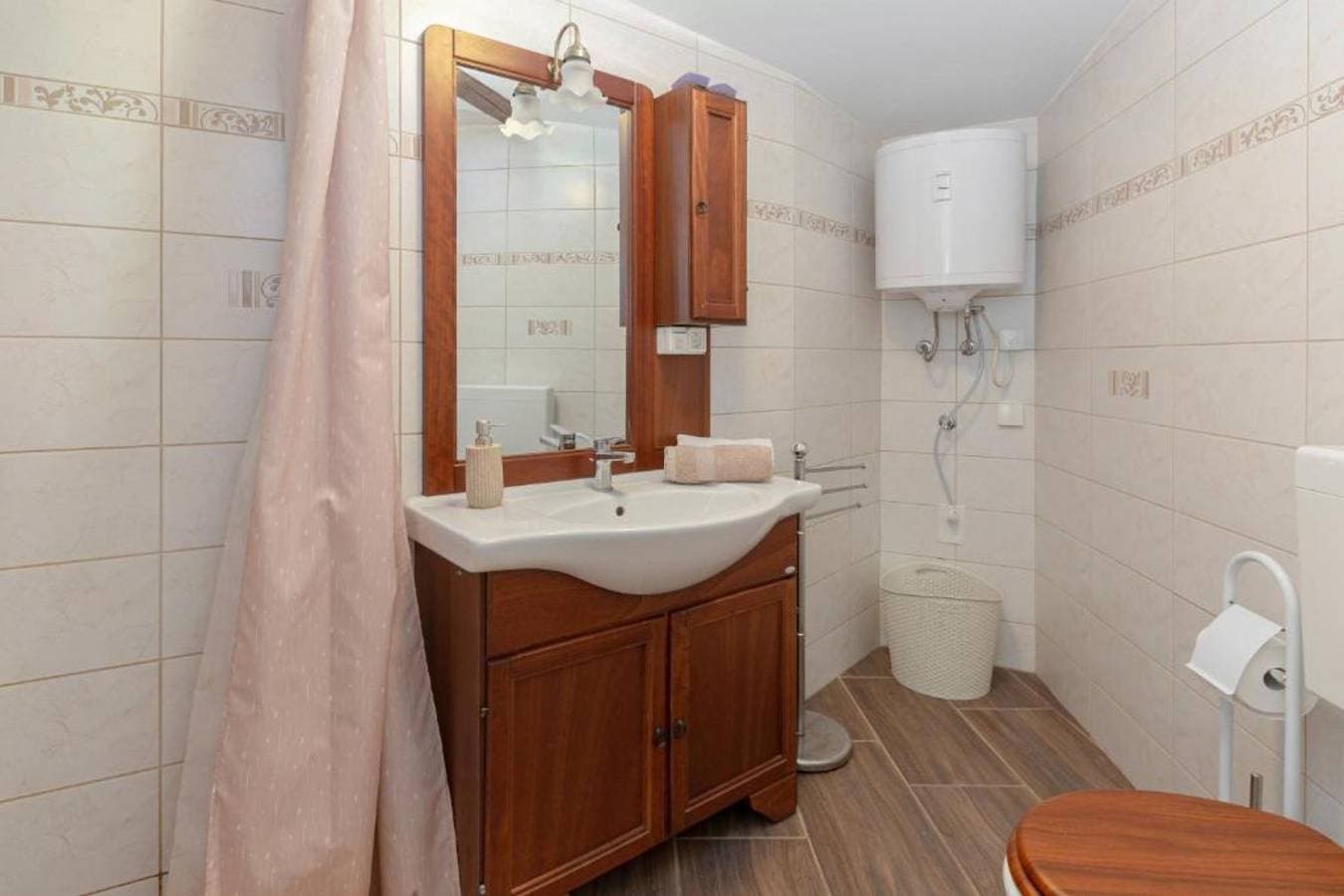 Foto 7 von 18: 17th Century Apartment with Jacuzzi