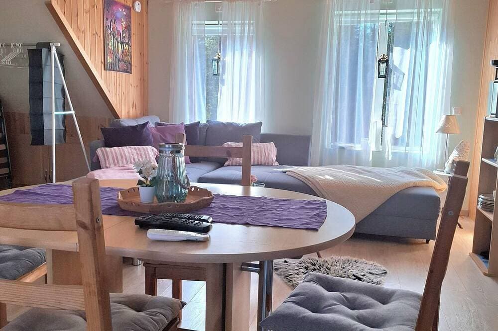 Foto 2 von 9: Rentierhof mit gemütlichem Ferienhaus