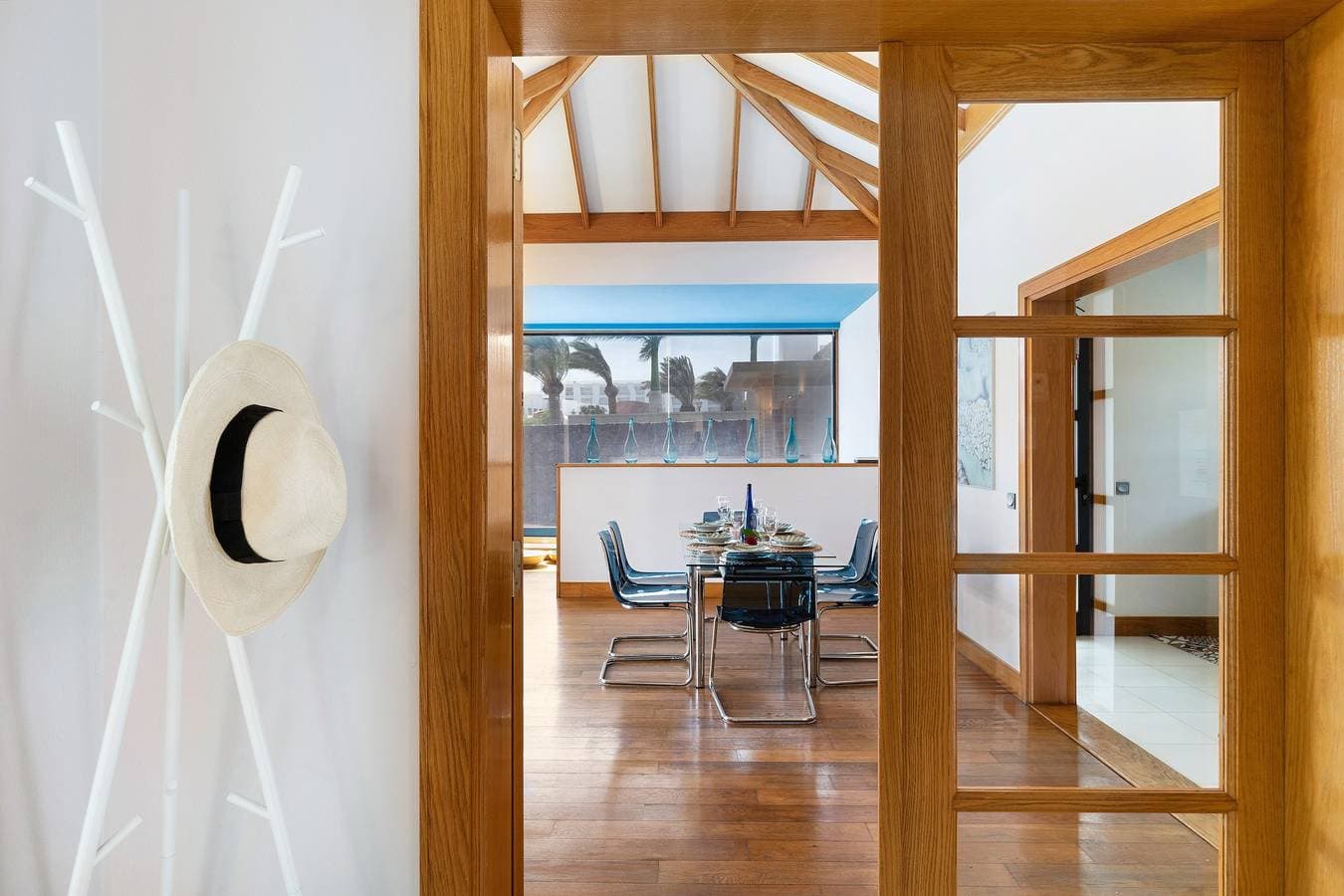 Foto 8 von 45: Elegante Villa nahe dem Strand mit Pool, Sauna, Whirlpool und Terrasse