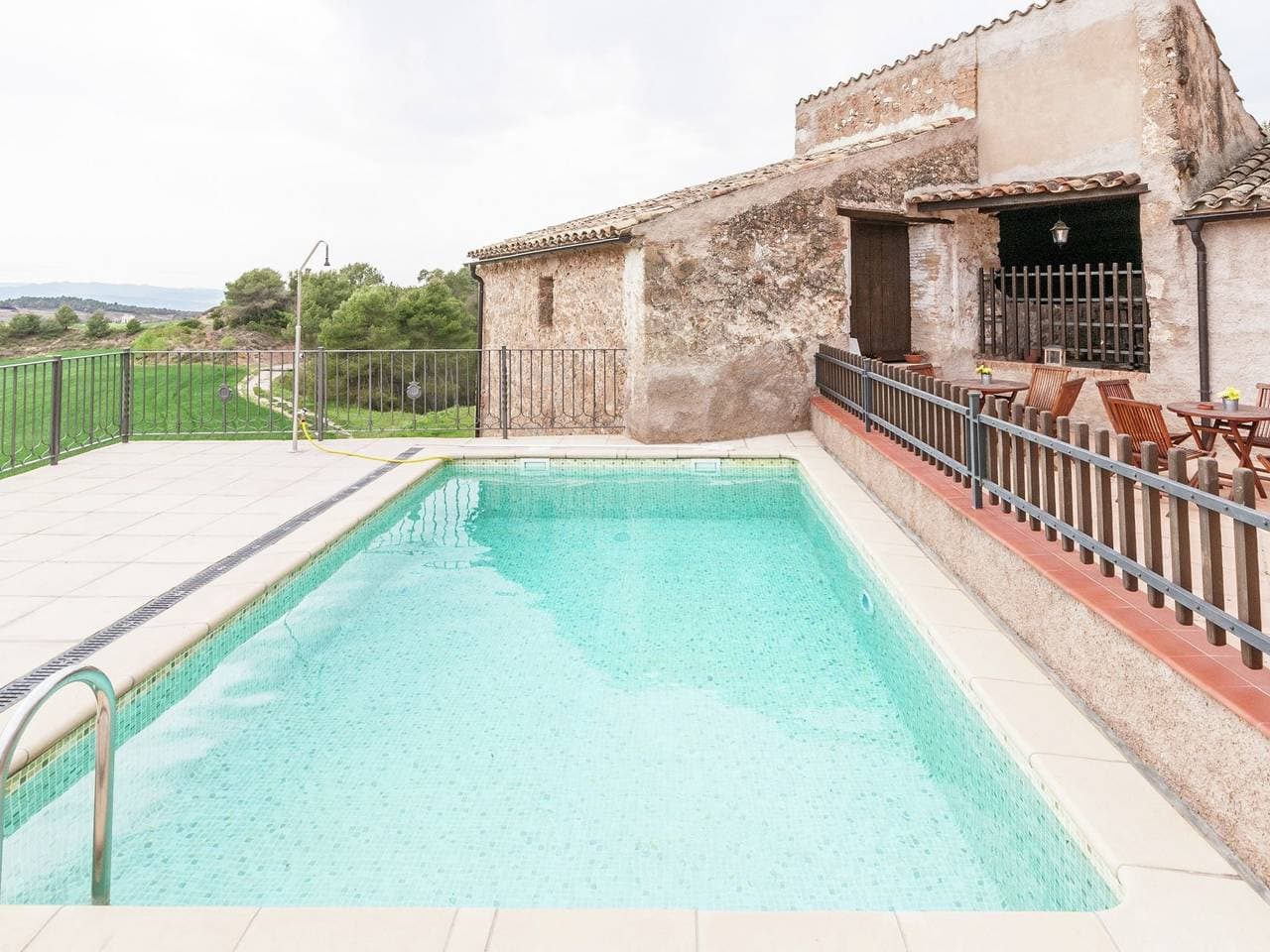 Foto 5 von 40: Hütte in Maians mit Pool und Garten