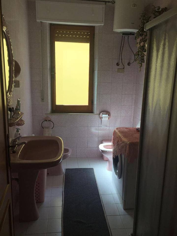 Foto 6 von 7: Double Room with Private Bathroom