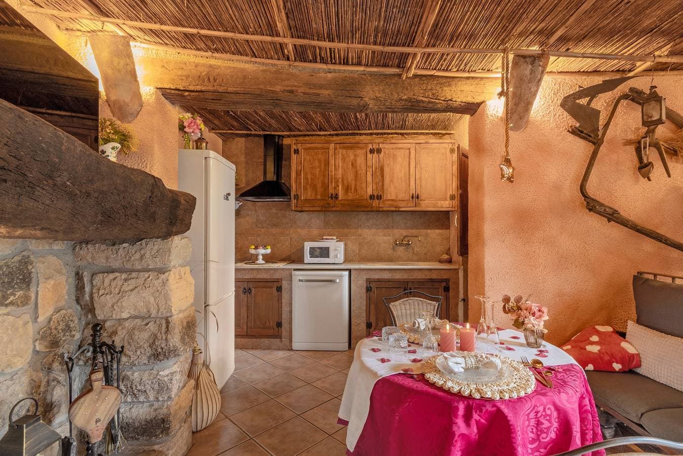 Foto 7 von 23: Finca 'La Cova De Can Pavet' mit Bergblick, privater Terrasse und Wi-Fi