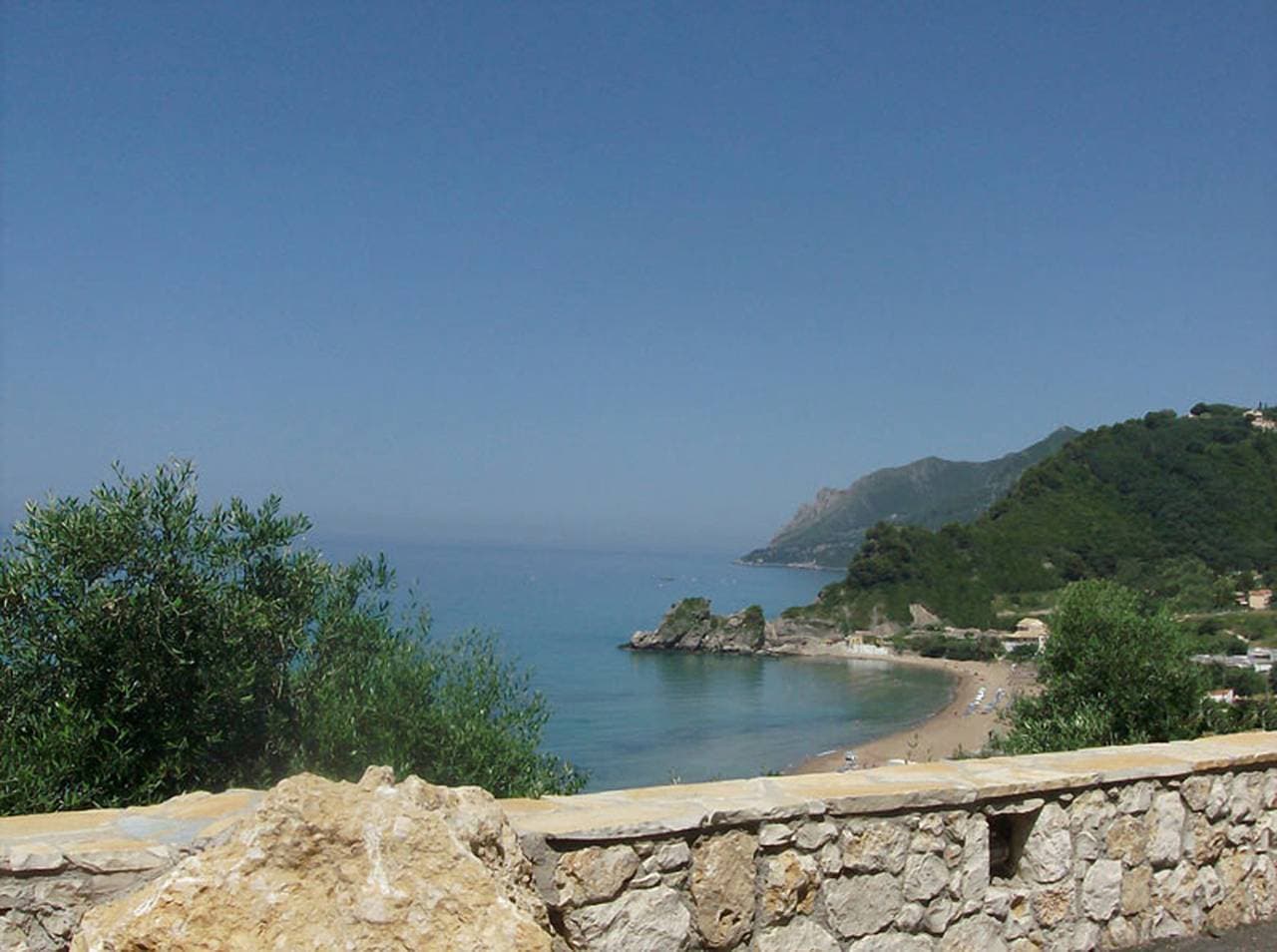 Foto 13 von 18: Villa Takis am Pelekas Strand - Kleines Haus mit Garten und Meerblick
