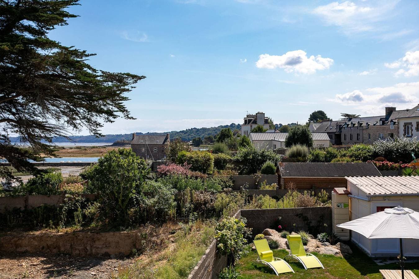 Foto 3 von 32: Ferienhaus 'Le Paradis Sur Mer' mit privater Terrasse und privatem Garten