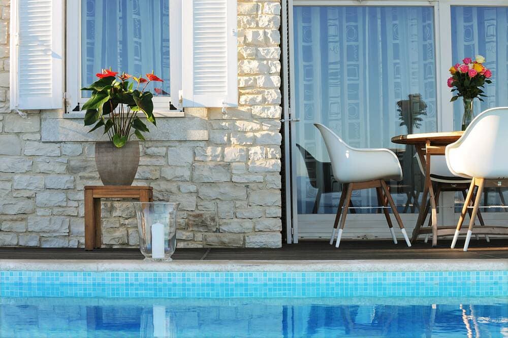 Foto 10 von 30: Villa Cablex III / Ruheoase mit beheitztem Pool Jacuzzi und Sauna