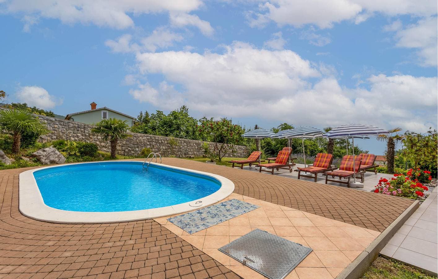 Foto 11 von 48: Urlaub am Meer: 2 km vom Strand entfernt, mit Pool, Terrasse und WLAN