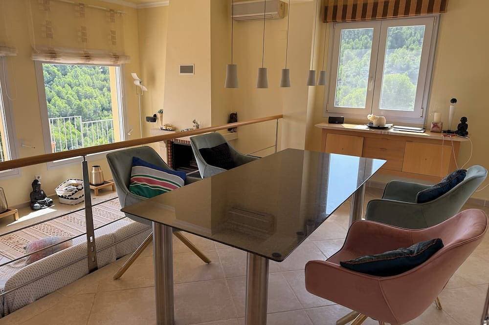 Foto 6 von 9: Villa El Trullent: Komfort mit traumhafter Aussicht&privatem Pool