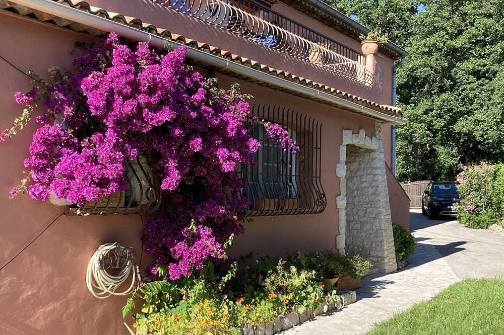 Foto 12 von 30: Paradies in der Provence - Ein ruhiger Rückzugsort (3Br) mit Pool, Terrasse, Grill, Garten