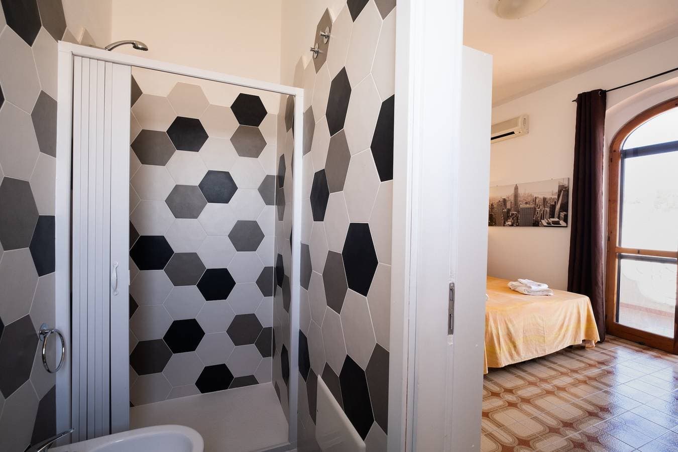 Foto 10 von 31: Ferienhaus 'Villa Gaudì - Sagrada' mit Meerblick, WLAN und Klimaanlage