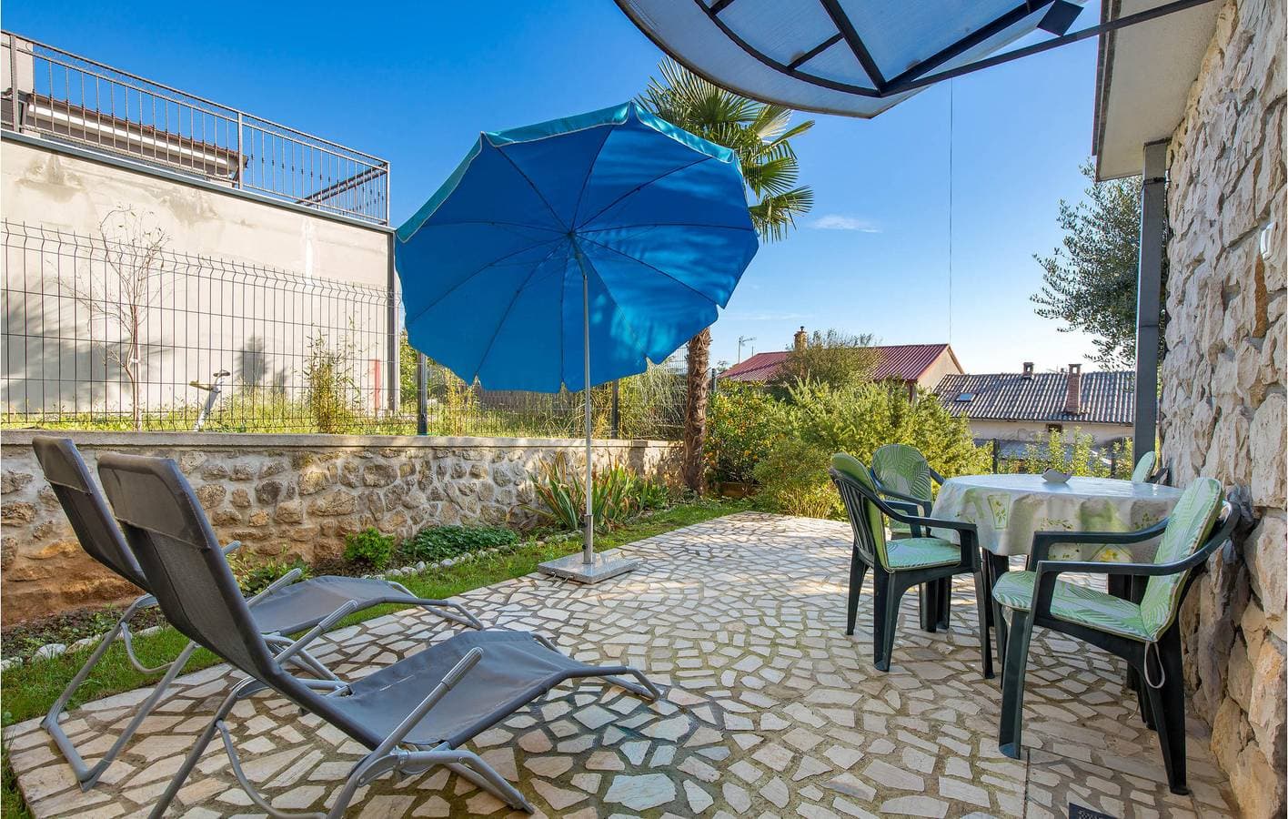 Foto 12 von 26: Gemütliche Ferienwohnung mit Terrasse, Klimaanlage und Parkplatz, 2 km vom Hundestrand entfernt