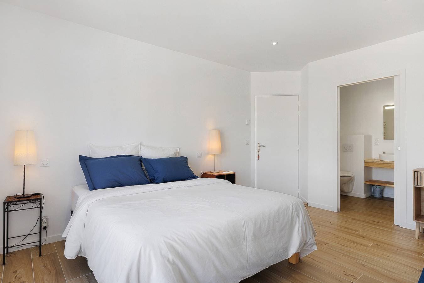 Foto 8 von 28: Gästezimmer À L'orée Des Bois „Chambre Loulou“ mit privater Terrasse, Garten & WLAN
