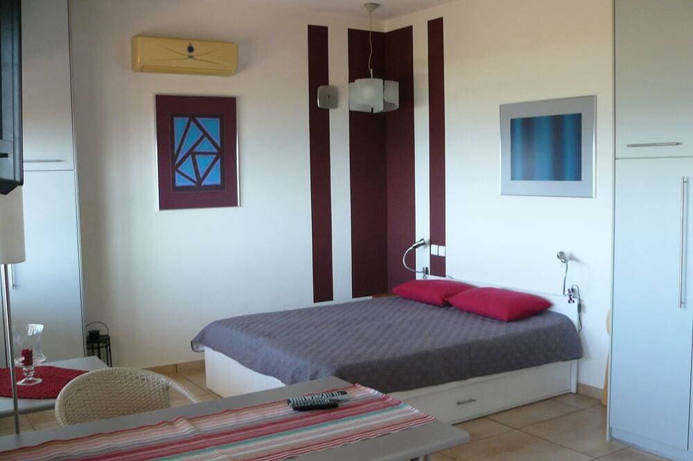 Villa-Studio in Ferma mit Meerblick, stilvoll, Strandnaehe, Terrasse, Garten 1