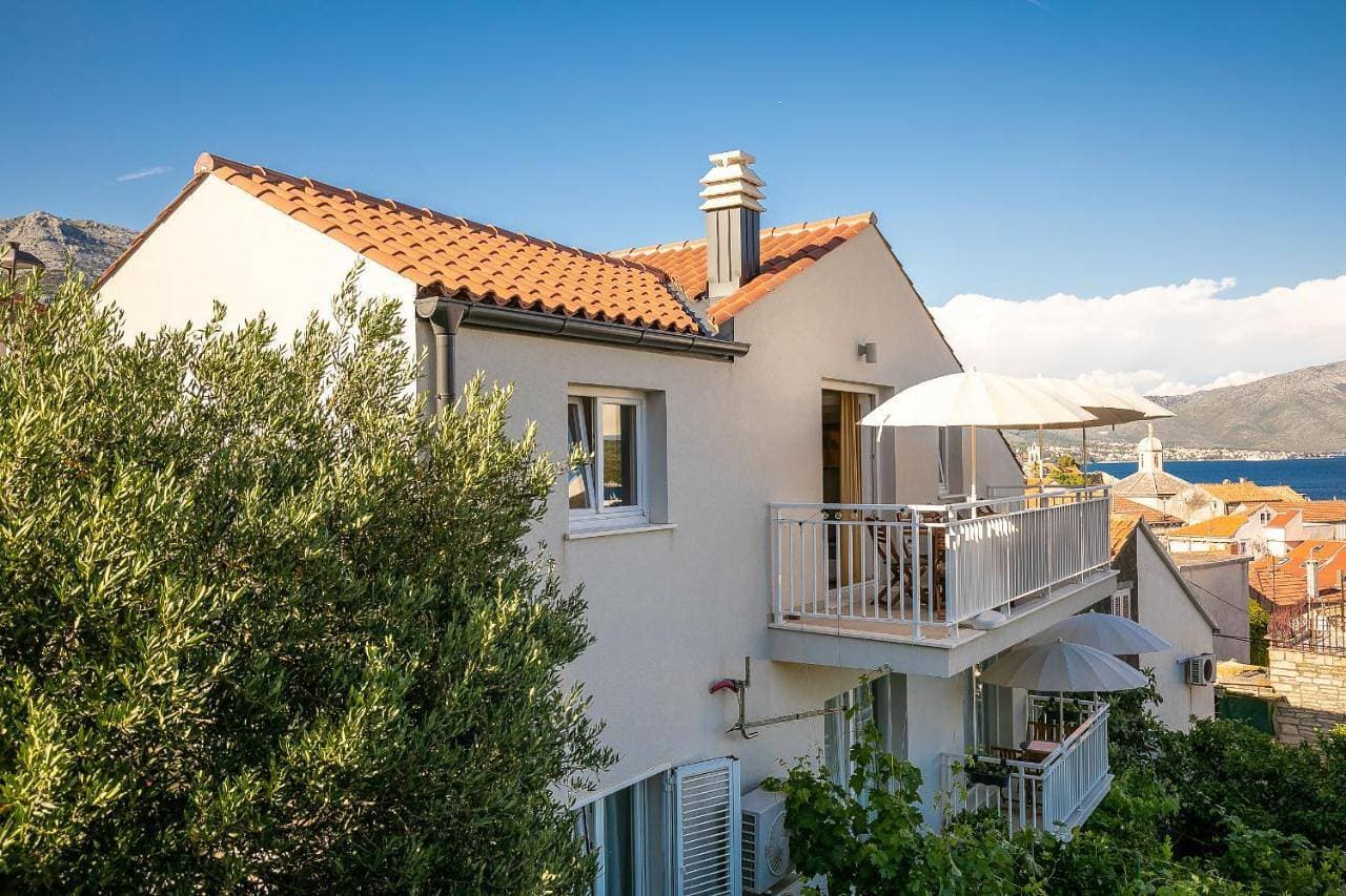Foto 4 von 28: Two-Bedroom Apartment with Balcony