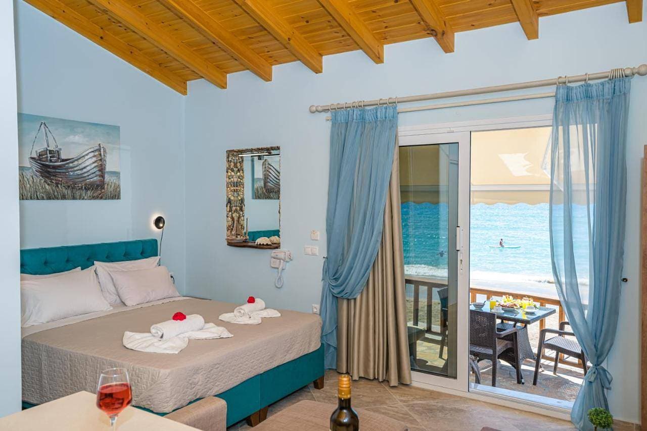 Elena's Seaside Apartments & Studios 1