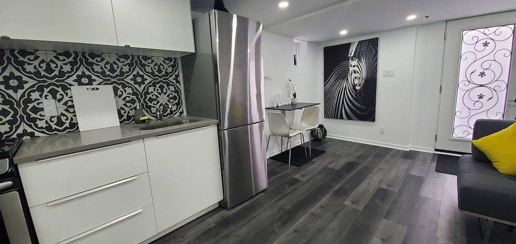 Foto 8 von 19: One bedroom apartment in Toronto's Hip Hotspot