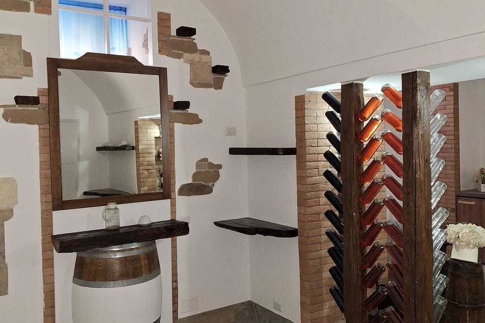 Foto 4 von 30: The Cellar of Sunrise & Sunset