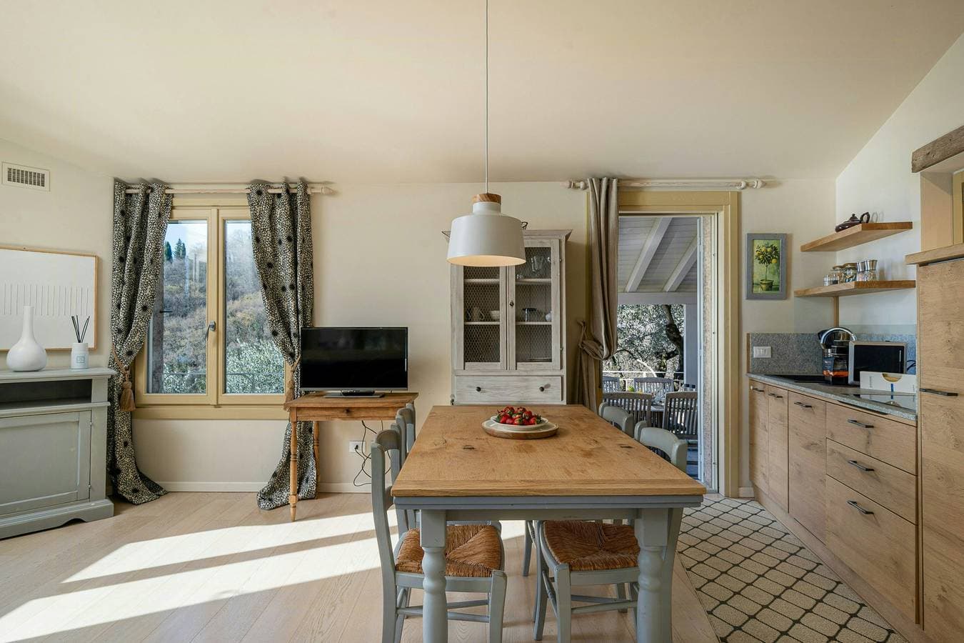 Foto 9 von 26: Ferienwohnung in einer Villa mit Pool am Gardasee