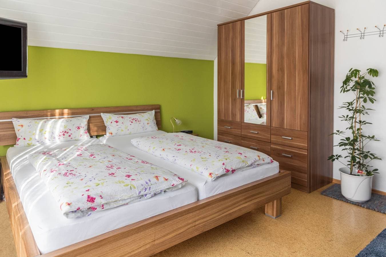 Foto 12 von 16: Gemütliche Ferienwohnung "Baur Nr. 3" mit Wlan und Balkon. Parkplatz vorhanden