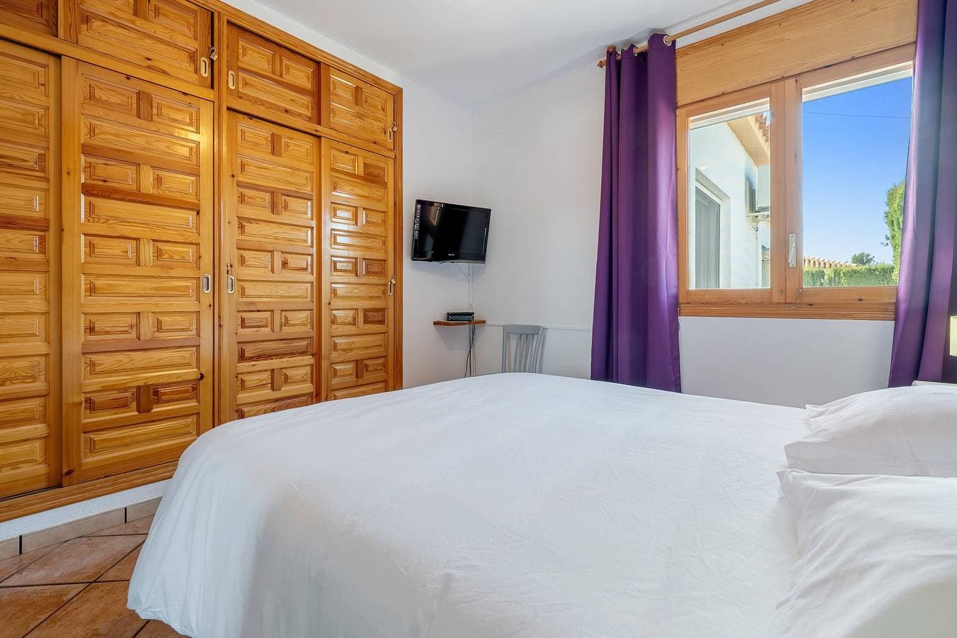 Foto 13 von 32: Ferienhaus 'Villa Tivissa Avec Piscine' mit Meerblick, Wi-Fi und Klimaanlage