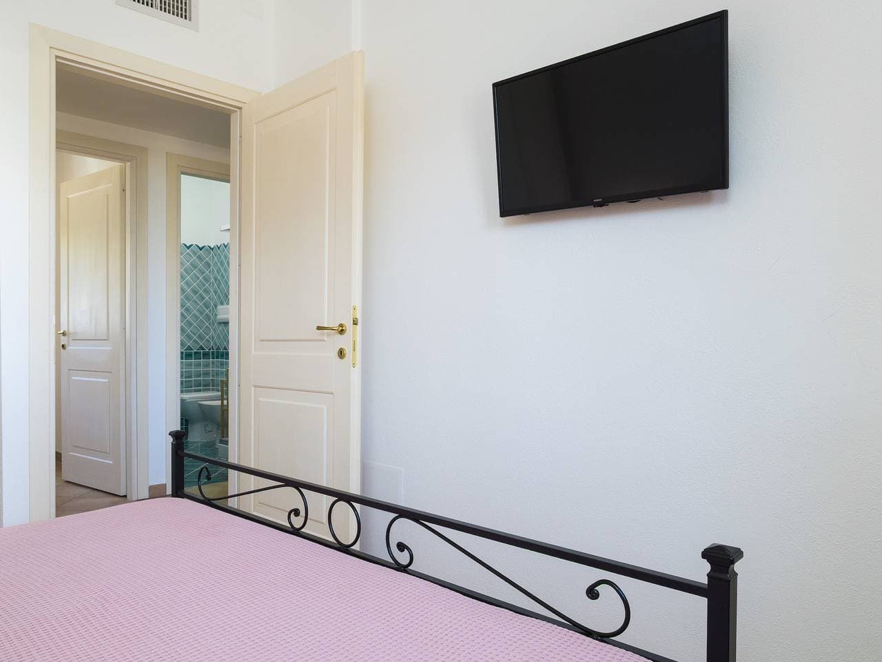 Foto 13 von 29: Myrsine 7D - Designwohnung, Garten zur Bucht Olbia