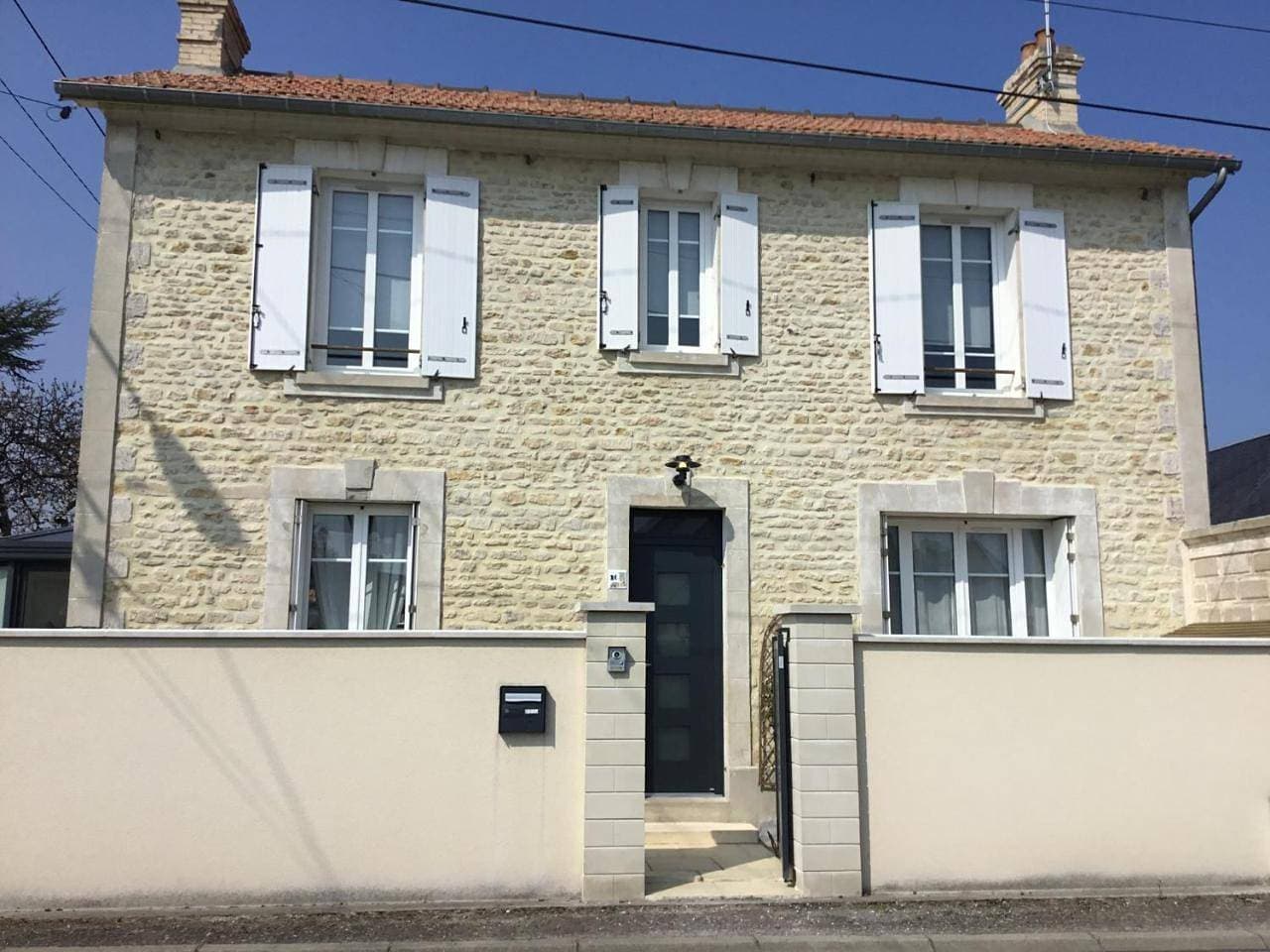Foto 7 von 33: Three-Bedroom House
