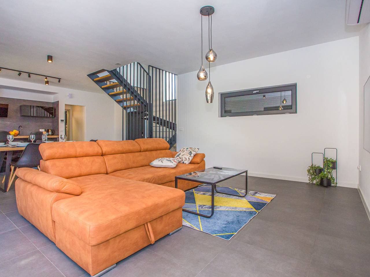 Foto 11 von 33: Rustikale Ferienwohnung mit Terrasse und Blick ins Grüne