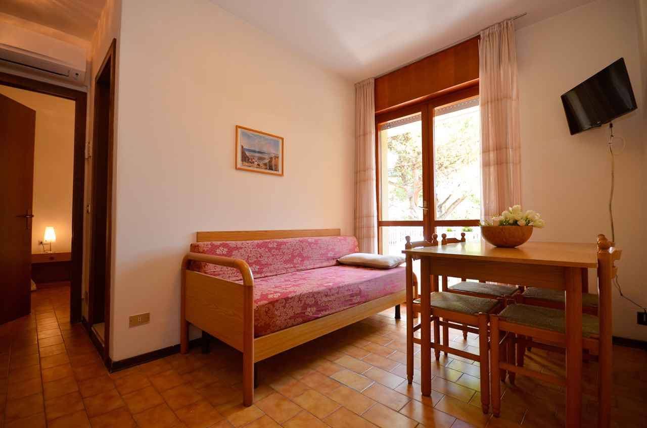 Foto 6 von 21: Ferienwohnung mit Balkon und Klimaanlage