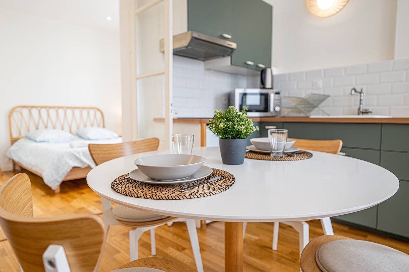 Foto 10 von 11: Djokovic - Au centre-ville de Caen
