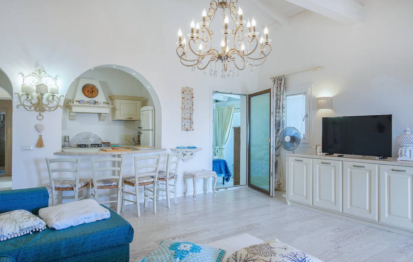 Foto 7 von 39: 130qm Wohnung mit Pool, Parkplatz, Terrasse und Internet - 2,5km zum Strand