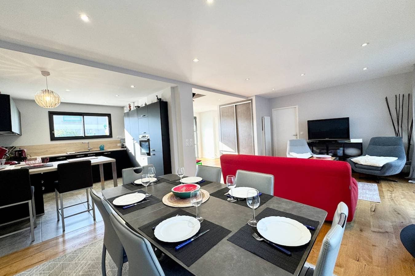 Foto 13 von 47: Maison contemporaine de standing - 100m des plages